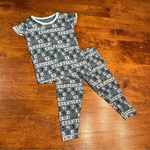 Kickee pants gray cream countdown 2 pc set pajamas size 18-24 months